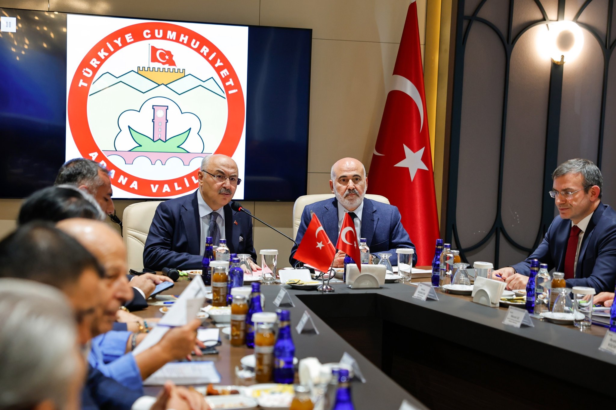 Adana’da, üst düzey toplantı: Adana'nın gidişatı değerlendirildi!