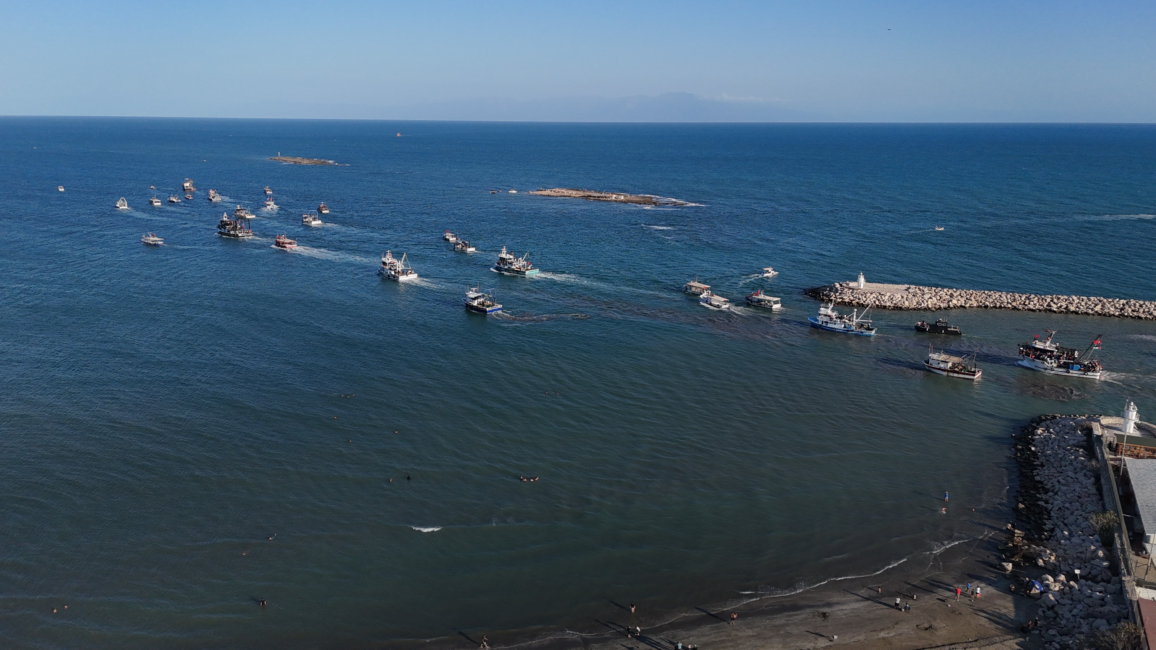 Adana'da tekneler Küresel Sumud Filosu'na destek için Akdeniz'e açıldı