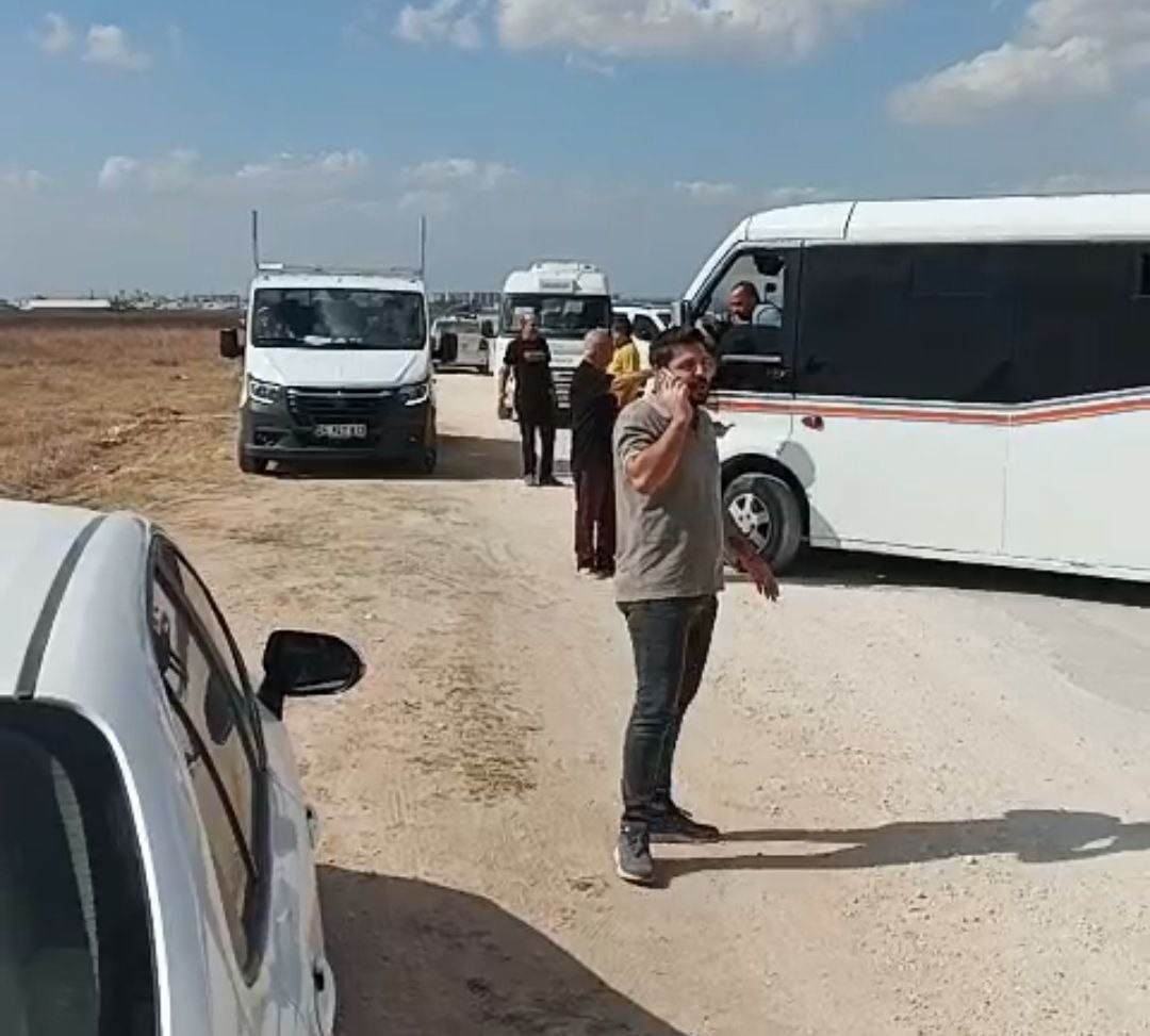 Adana'da depremzedelere ev yapıldı ama yolu yapılmadı!