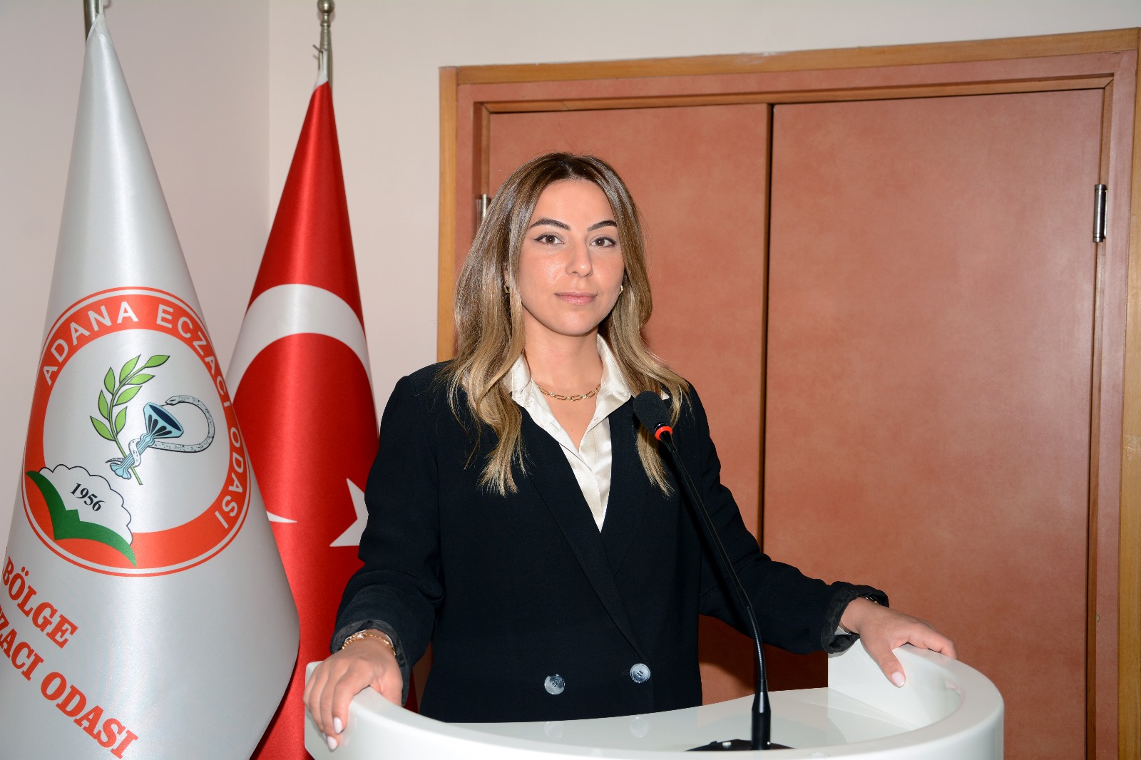 Ecz. Elekarışmaz, “İlaç yokluğu artıyor, mağduriyet derinleşiyor!”