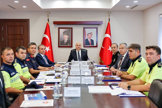 Vali Köşger başkanlığında, 'Karayolu Trafik Güvenliği' değerlendirildi 