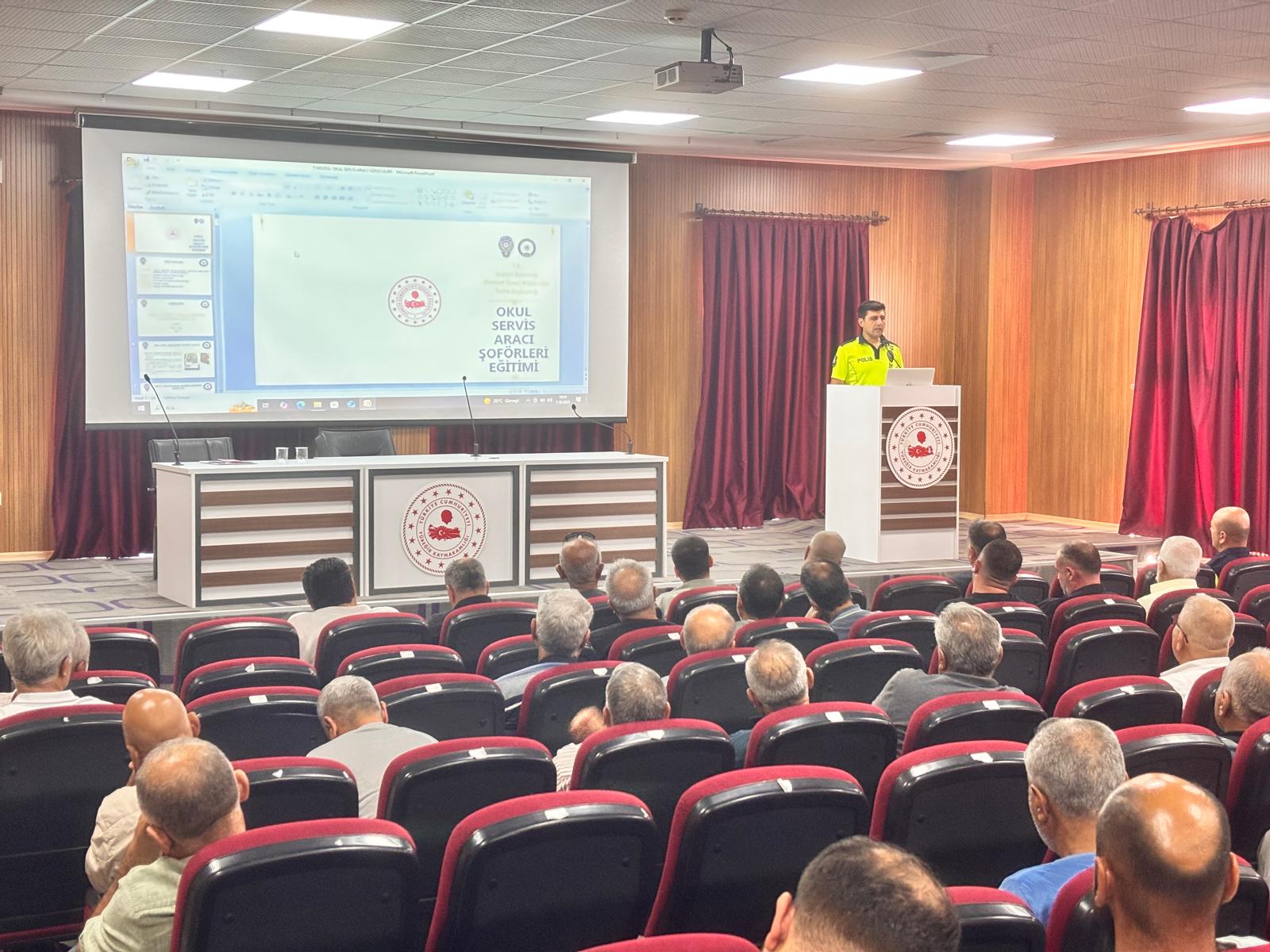 Okul servisi sürücülerine, "Güvenli Sürüş ve Sorumluluk Eğitimi" verildi