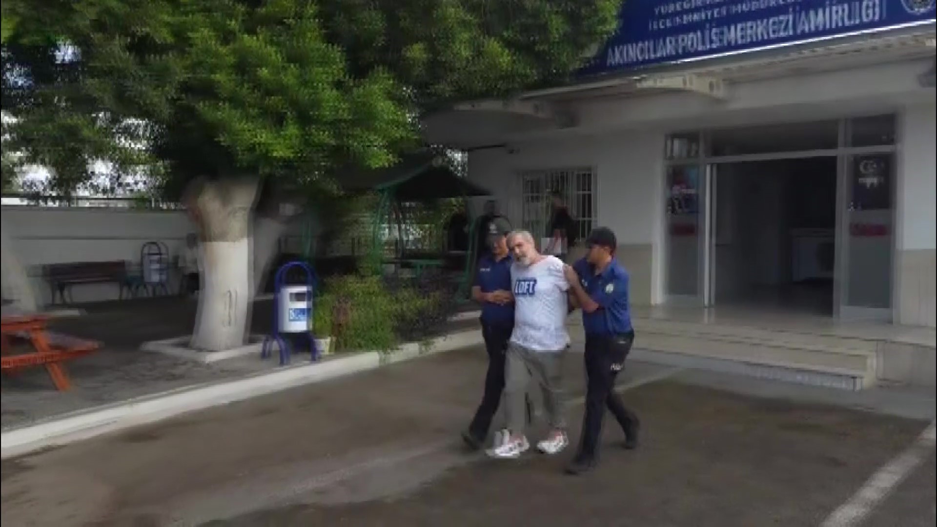 Hırsızlık cezası olan firariden ilginç savunma: "Komiser beni hırsız zannetti"