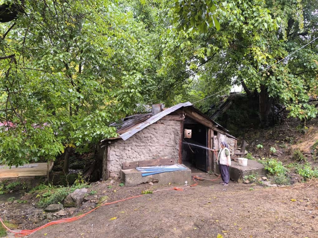 Tarihi değirmendeki yangını imam söndürdü