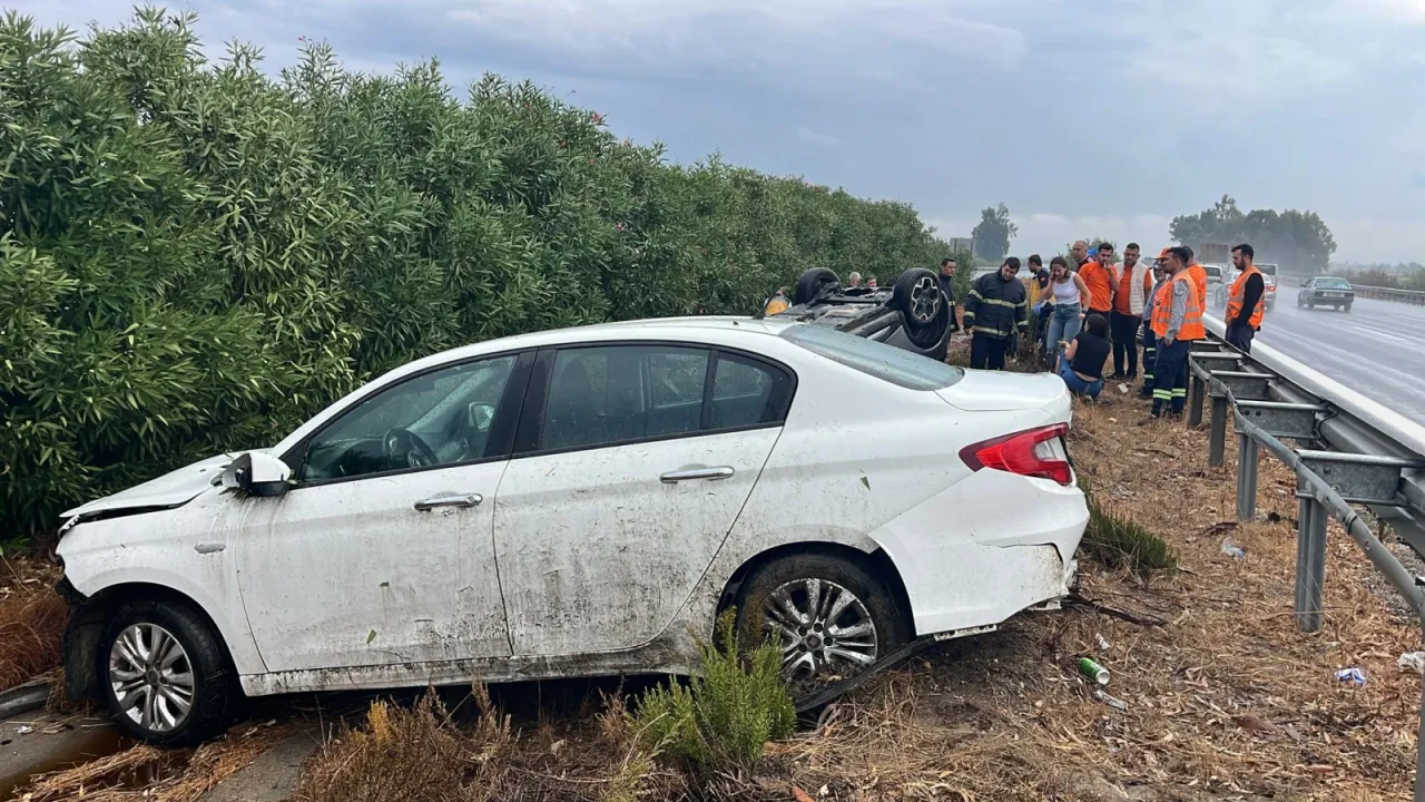 Adana'da, iki aracın çarpıştığı kazada 2 kişi yaralandı!