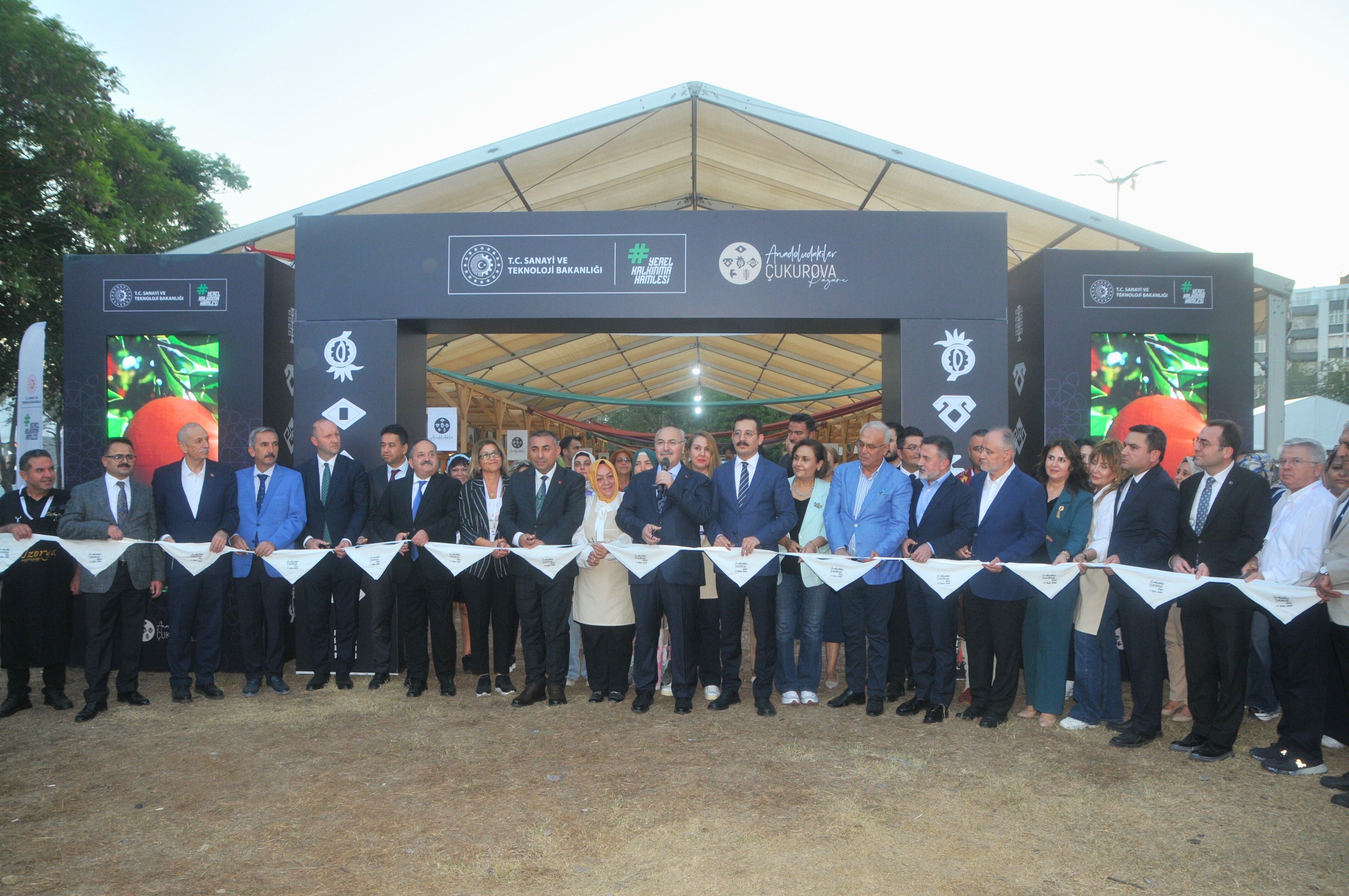 Anadoludakiler Pazarı Adana'da