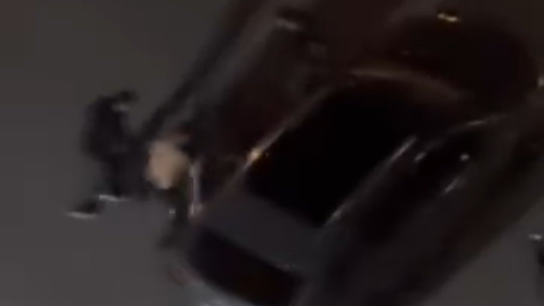 Komşuların yumruklu kavgası kamerada