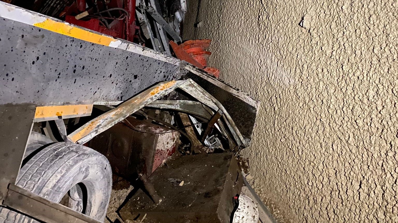 Adana'da vinç kazası: 2 kişi yaralandı