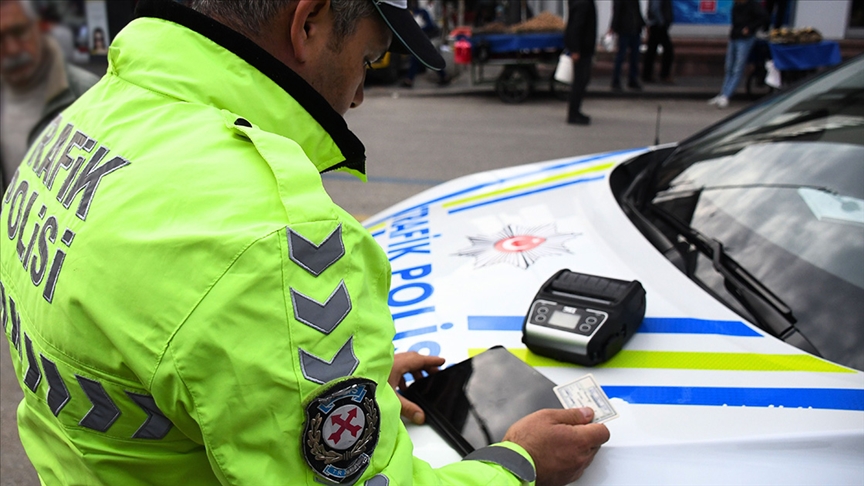 Adana'da, geçtiğimiz hafta sürücülere ceza yağdı