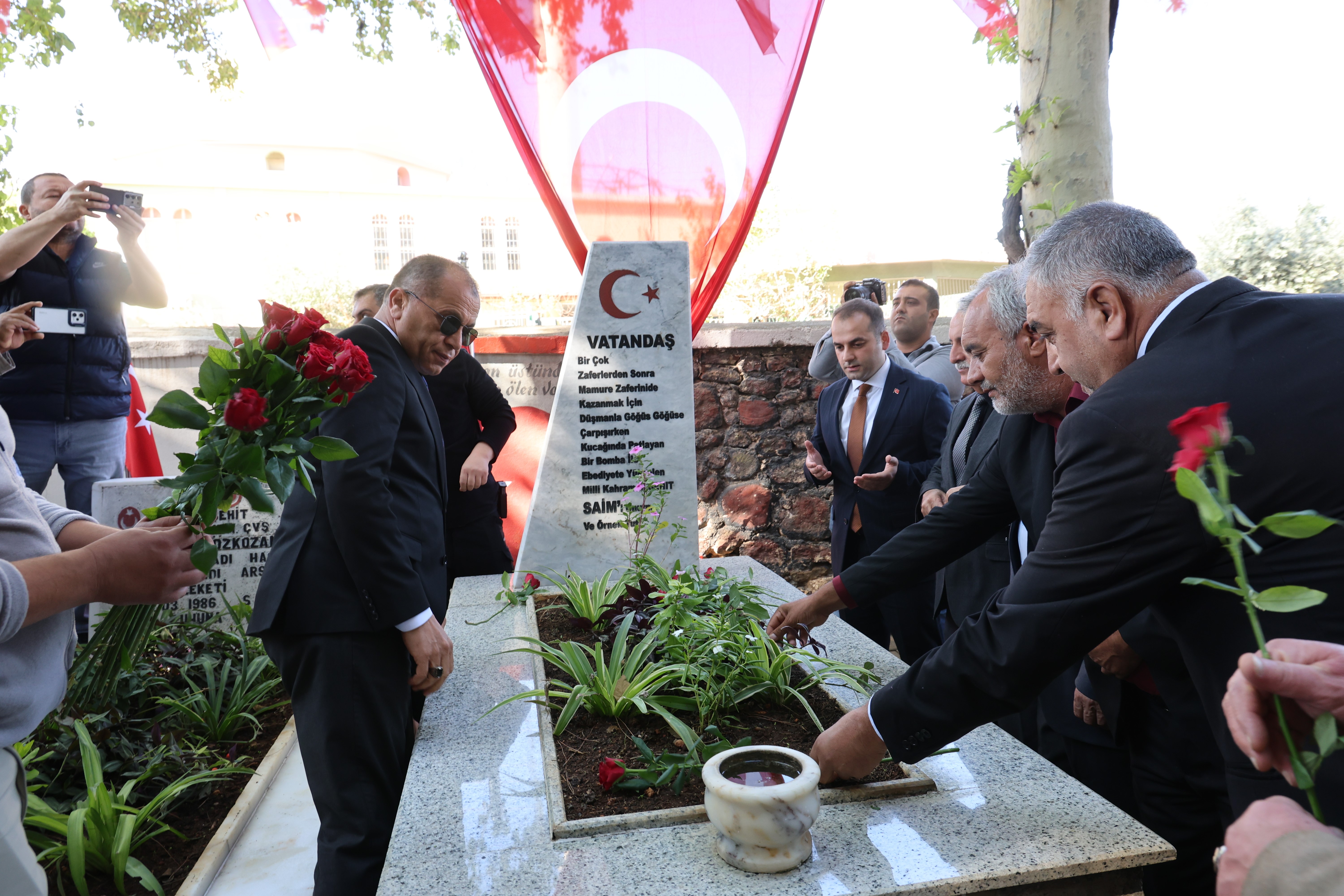 Şehit Kaymakam Saim Bey, kabri başında anıldı