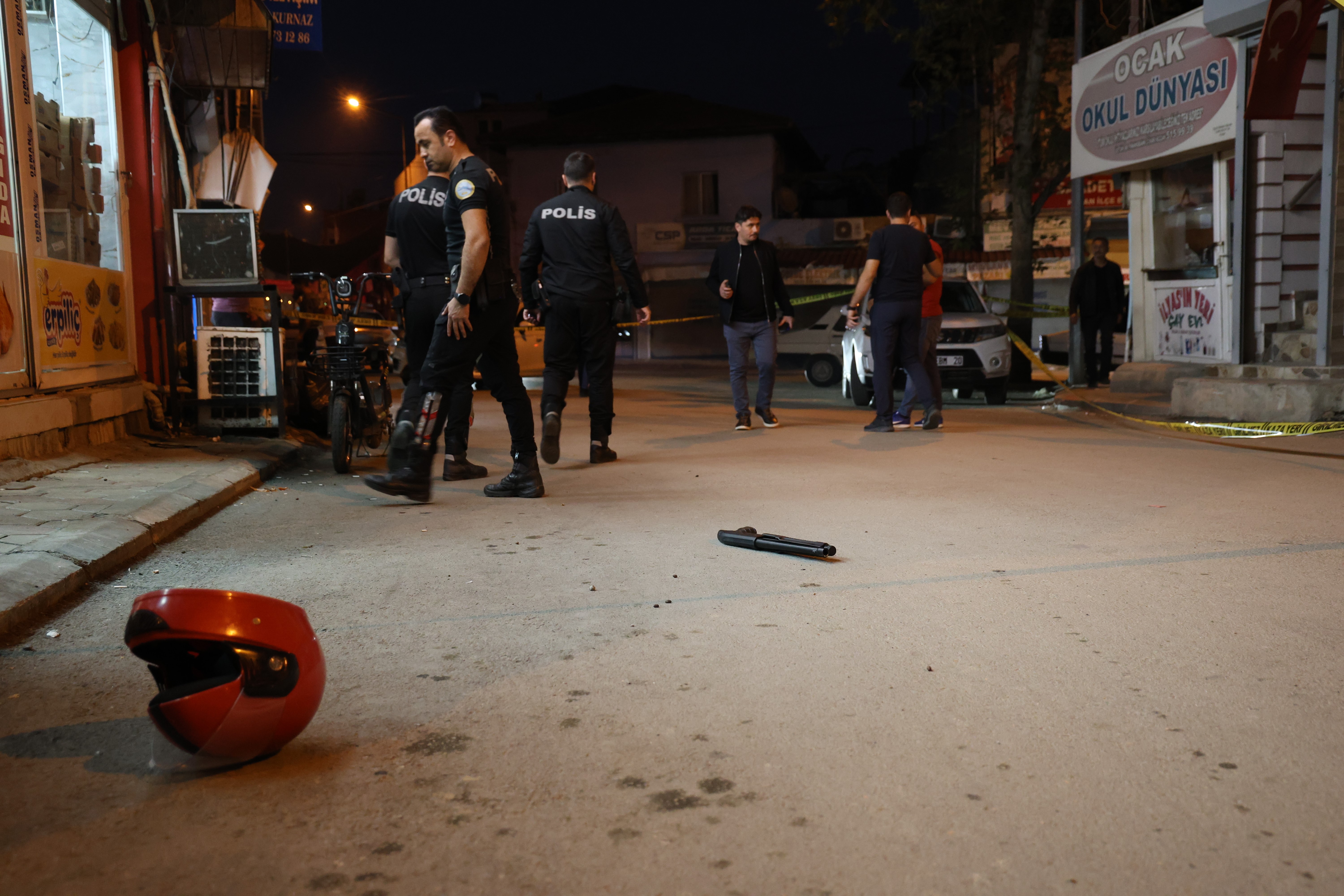 Kozan'da, takip ettiği şahsı ayağından vurdu: Kaskı ve silahı düşürüp kaçtı!