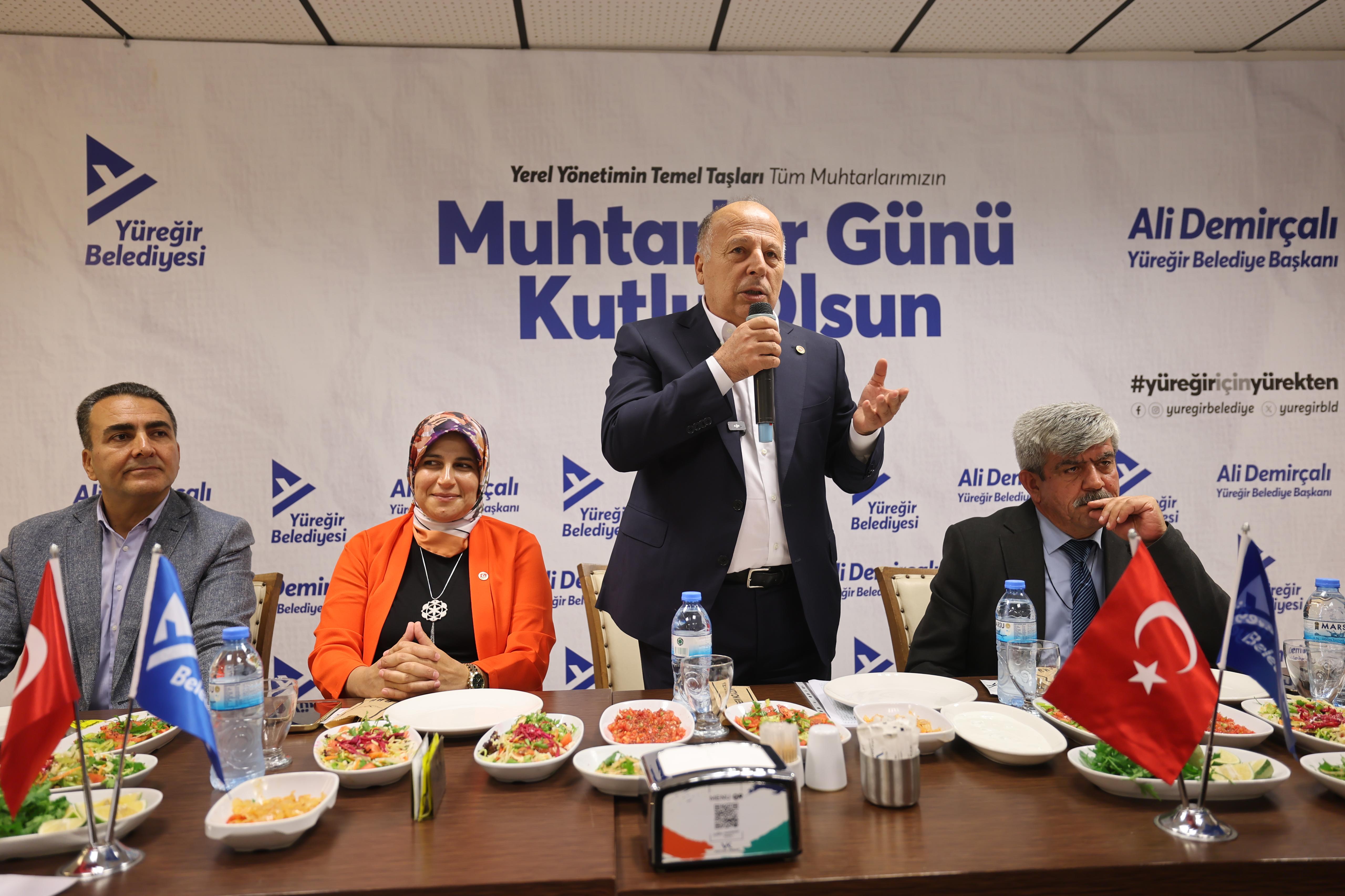 Başkan Ali Demirçalı, muhtarlarla bir araya geldi