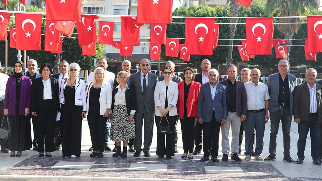 Adana’da, "19 Ekim Muhtarlar Günü" kutlandı