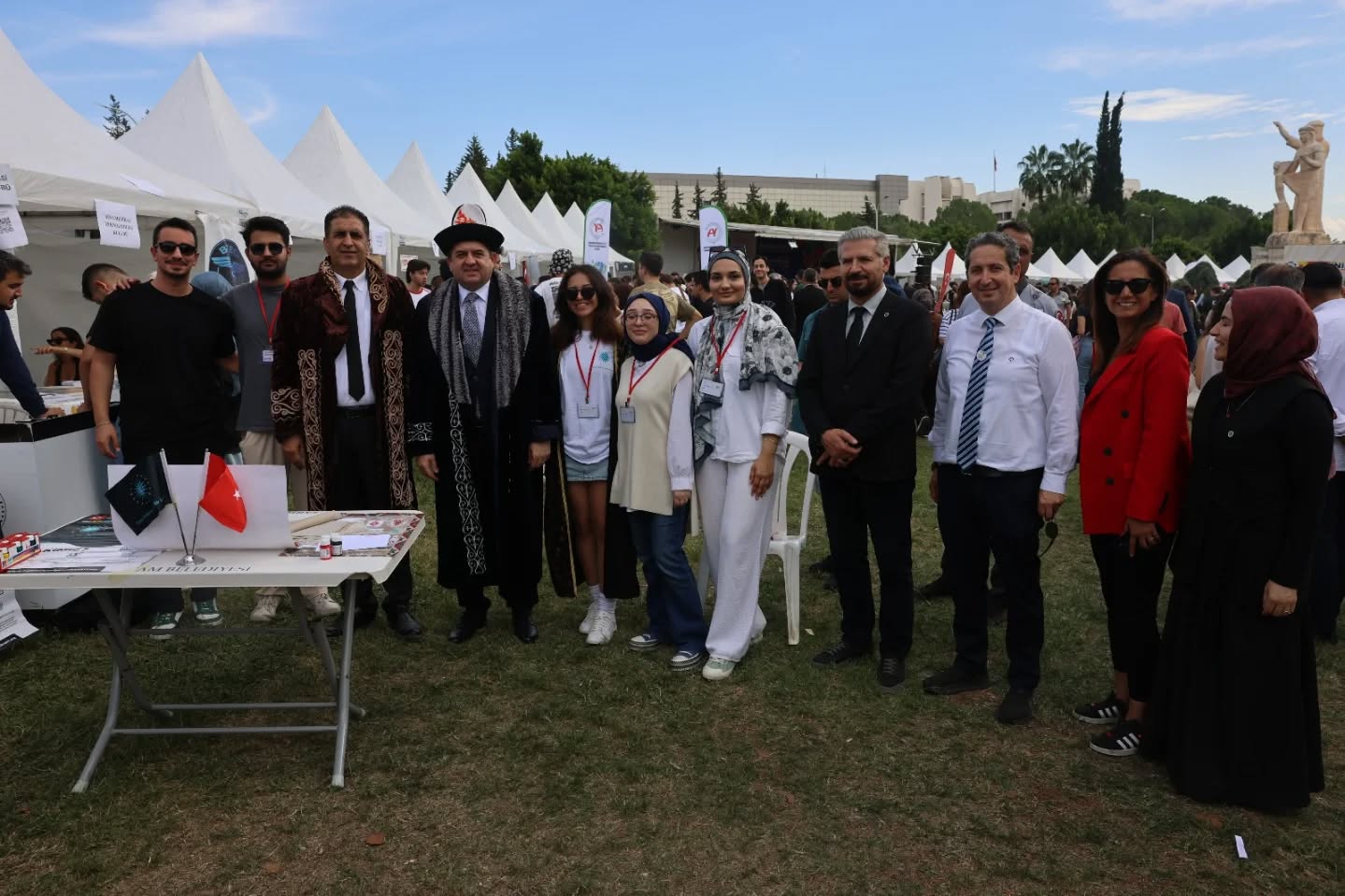 Çukurova Üniversitesi’nde, öğrenci kulüpleri tanıtım etkinliği festival coşkusuna dönüştü