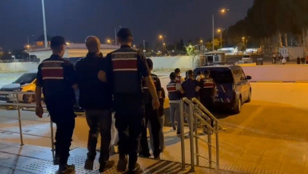 Jandarma 4 milyon 20 bin makaron ele geçirdi: 9 kişi tutuklandı