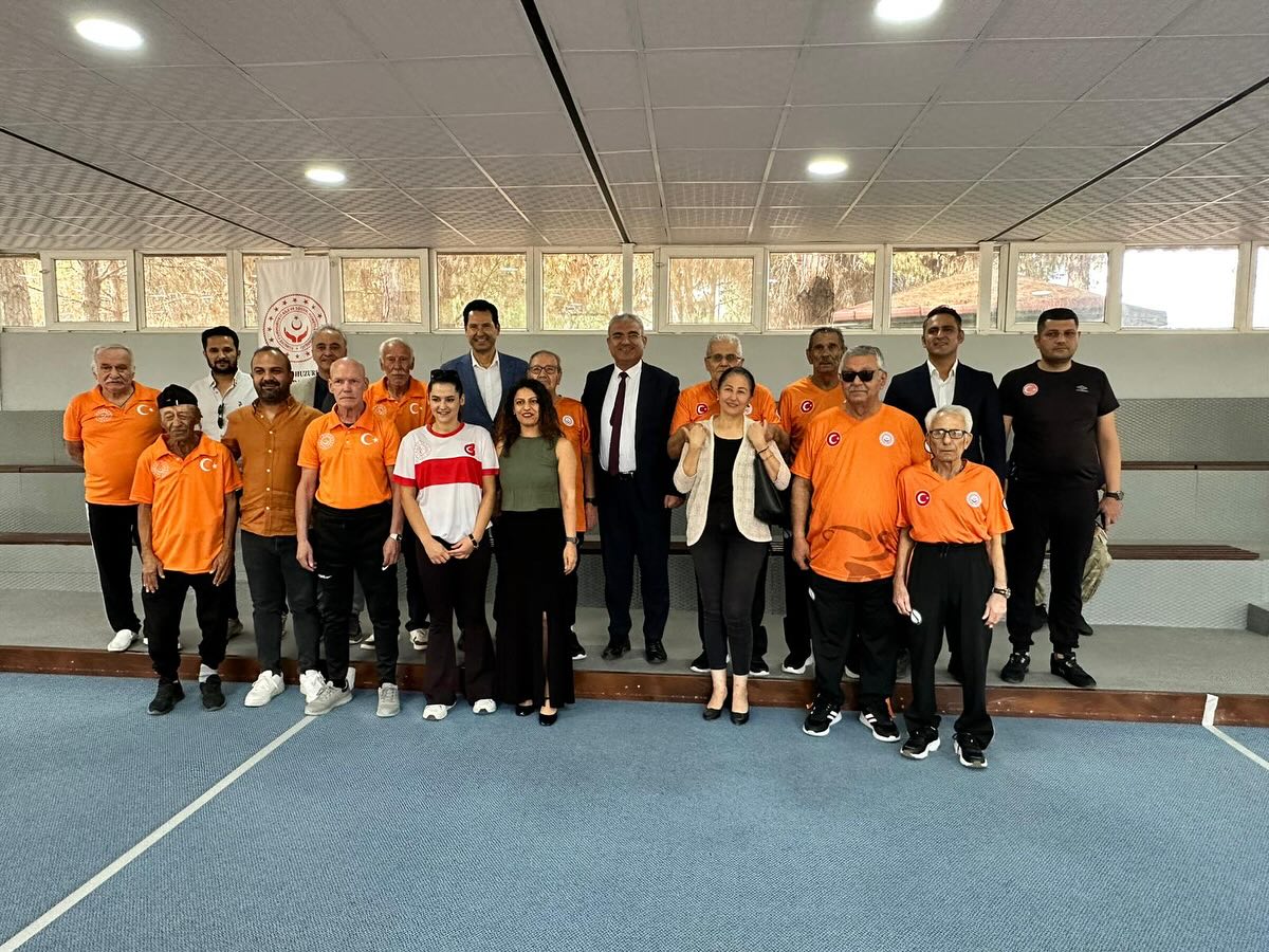 Seyhan Huzurevi sakinleri, müzik ve spor dolu bir gün geçirdi