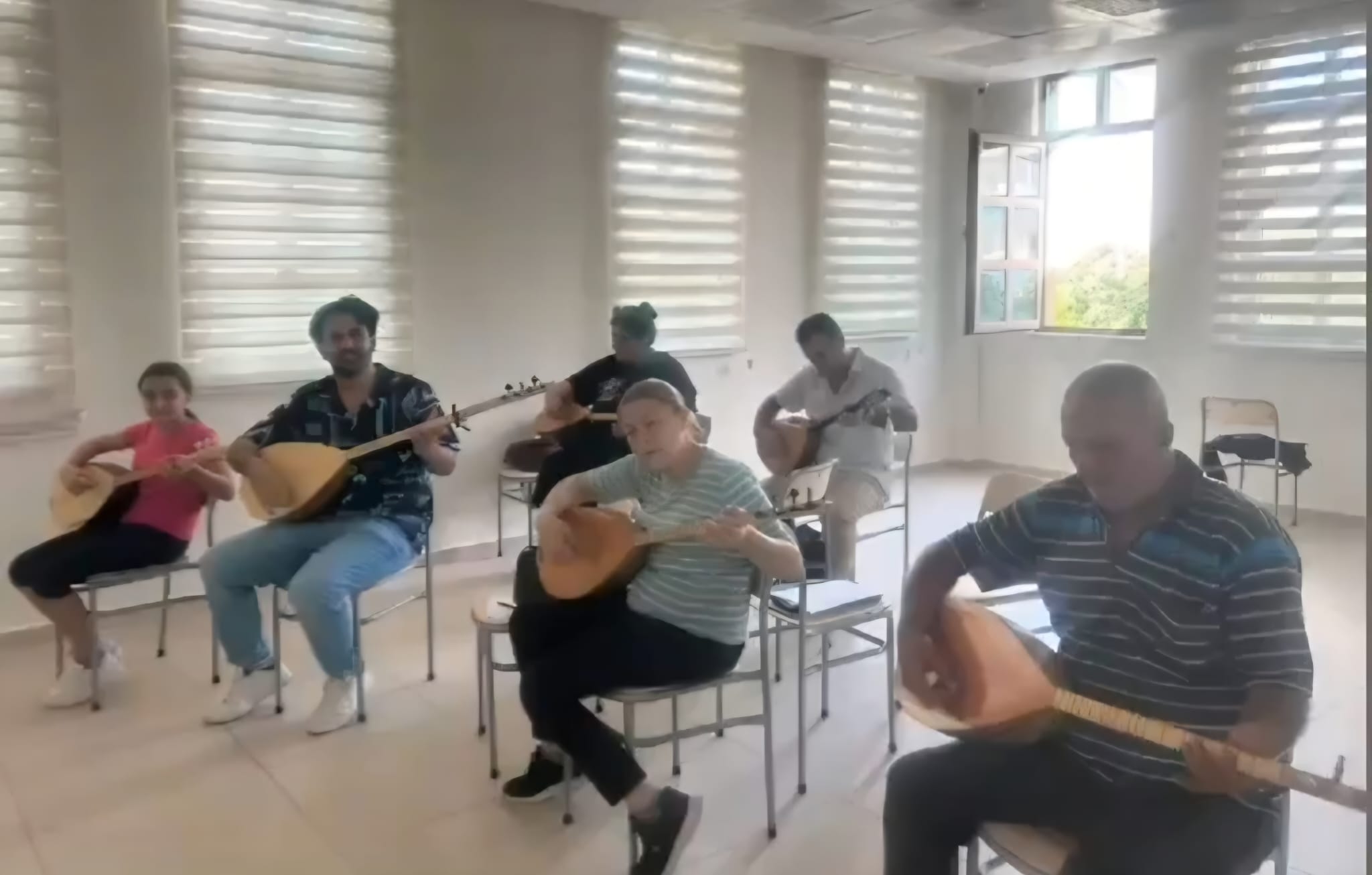 Ceyhan Cemevi'nden, ücretsiz saz ve el sanatları kursu