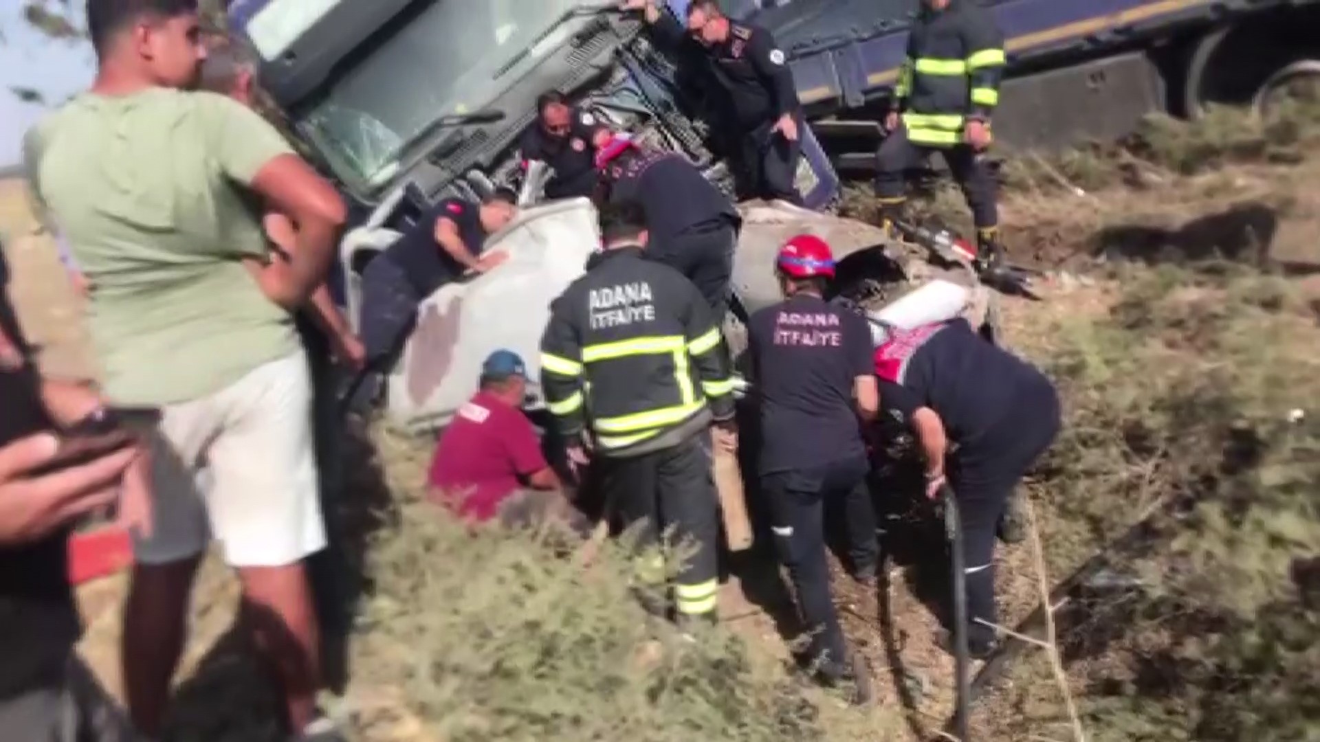 Tırla çarpışan otomobilin sürücüsü hayatını kaybetti