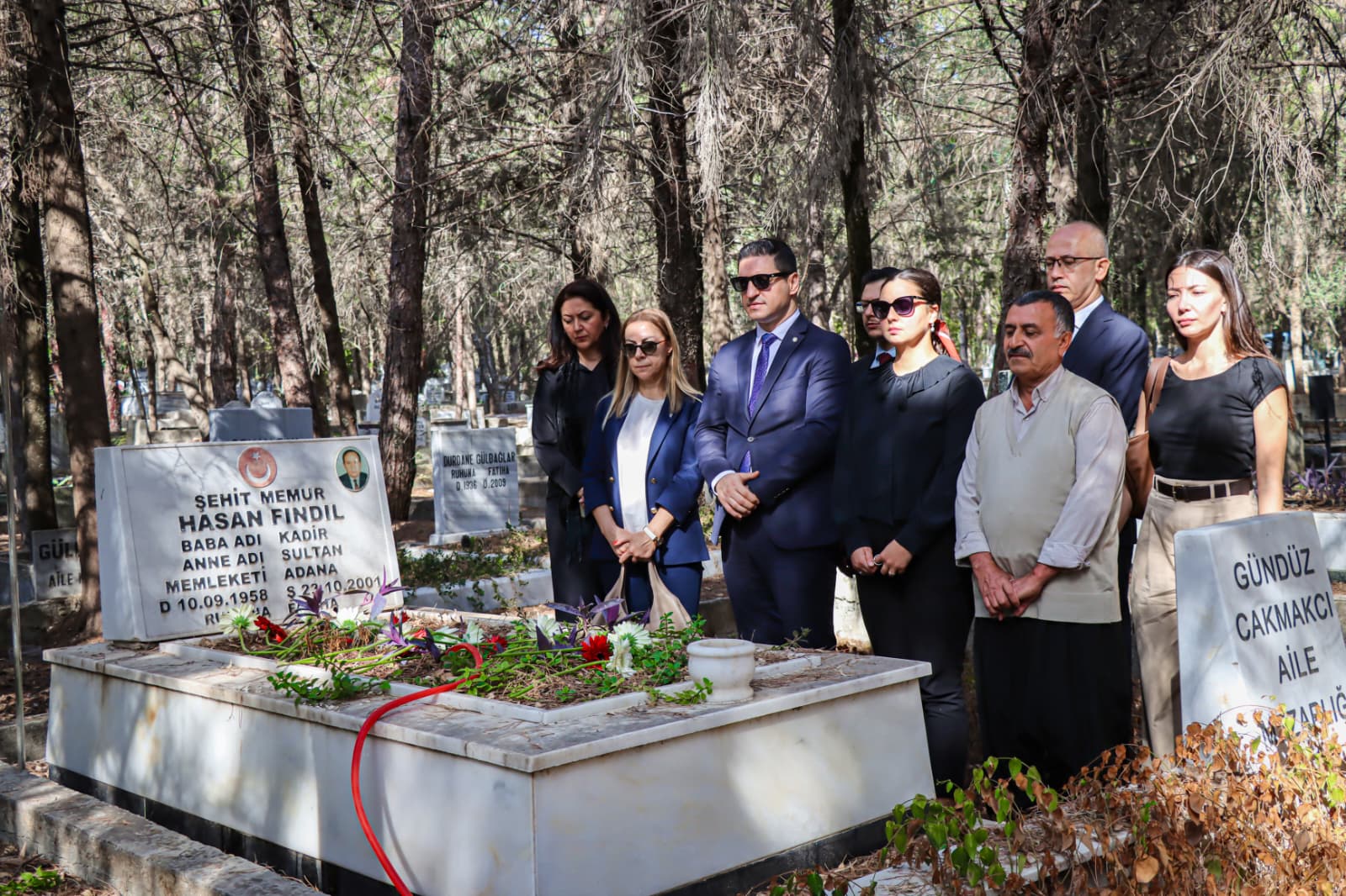 Meslek şehitleri, mezarları başında anıldı