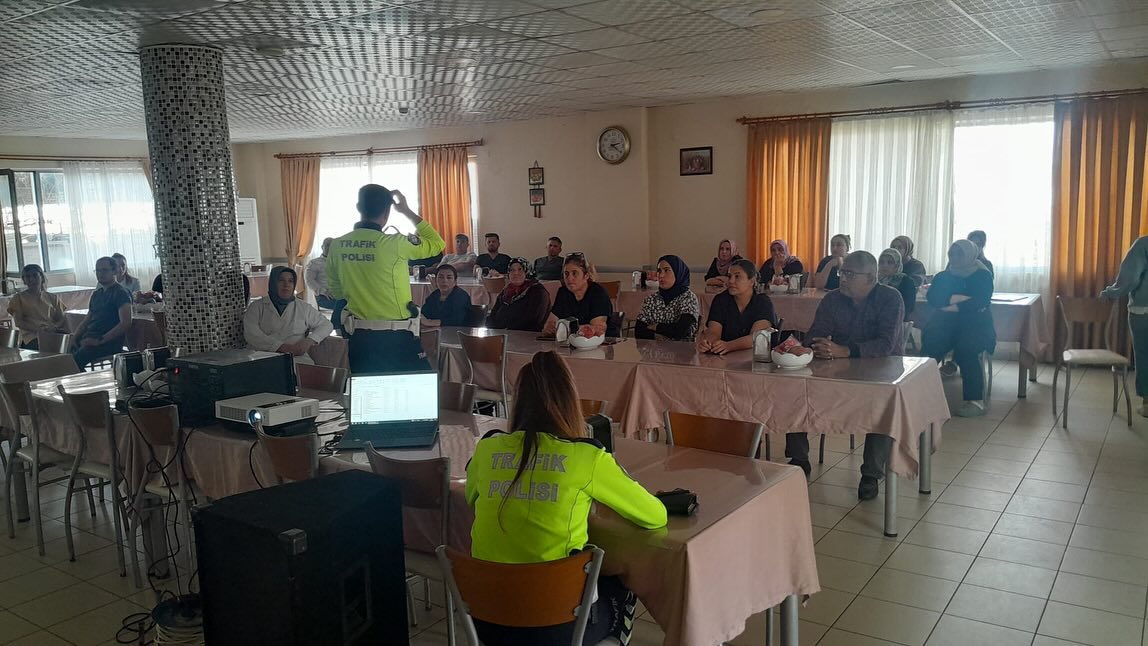 Seyhan Huzurevi personeline, 'Trafik Güvenliği Eğitimi' düzenlendi