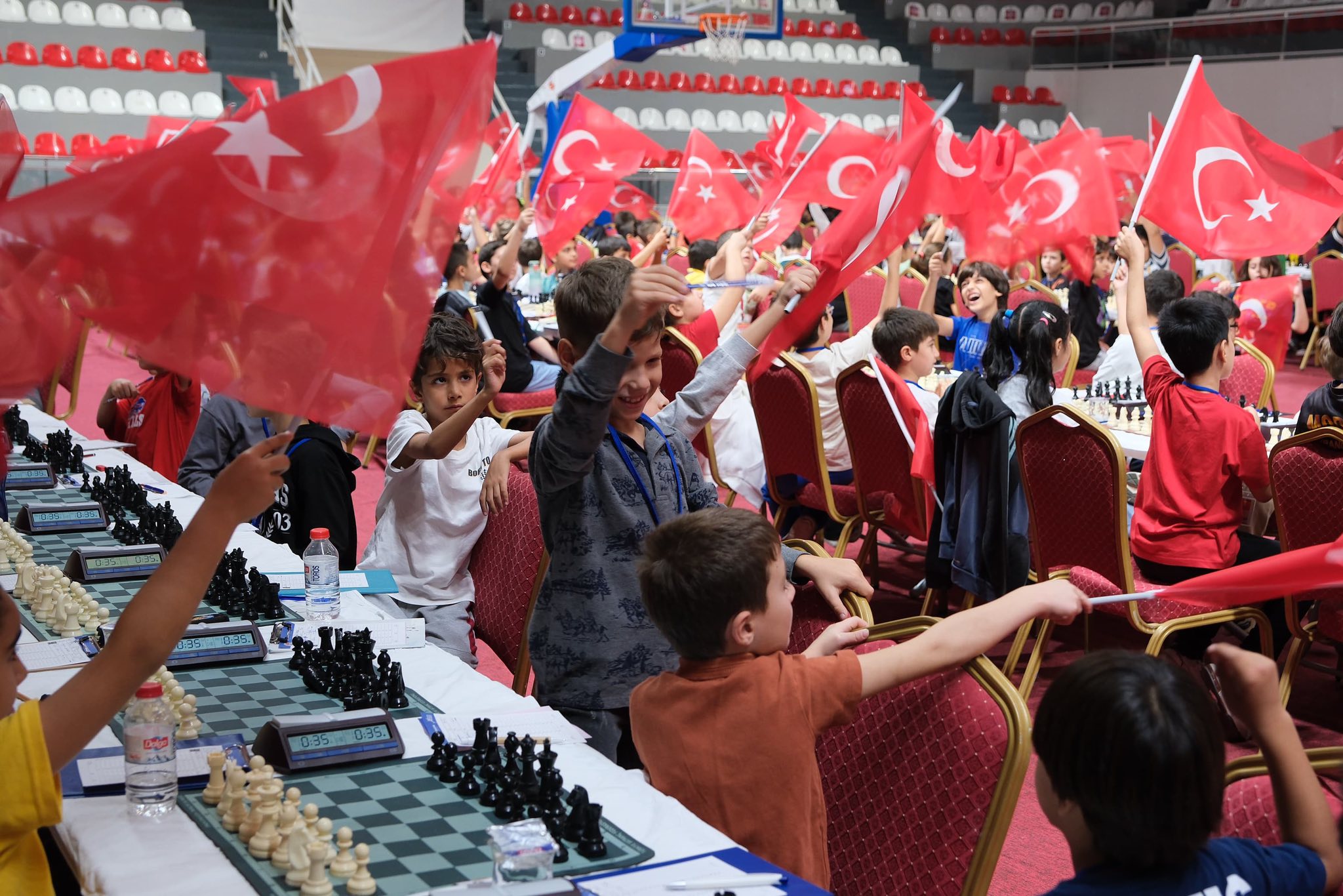 Cumhuriyet coşkusu, satranç tahtasında