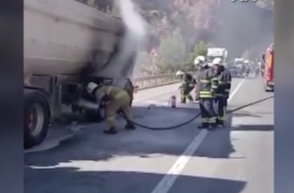 Adana-Pozantı Otoyolu’nda, tır dorsesinde yangın çıktı