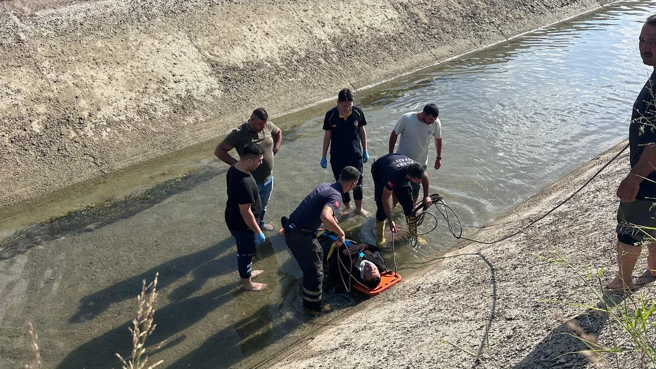 Adana’da, sulama kanalına düşen kişi kurtarıldı