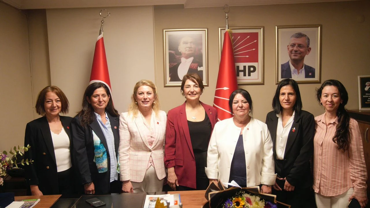 CHP Kadın Kolları Adana’da, dayanışma rüzgarı estirdi