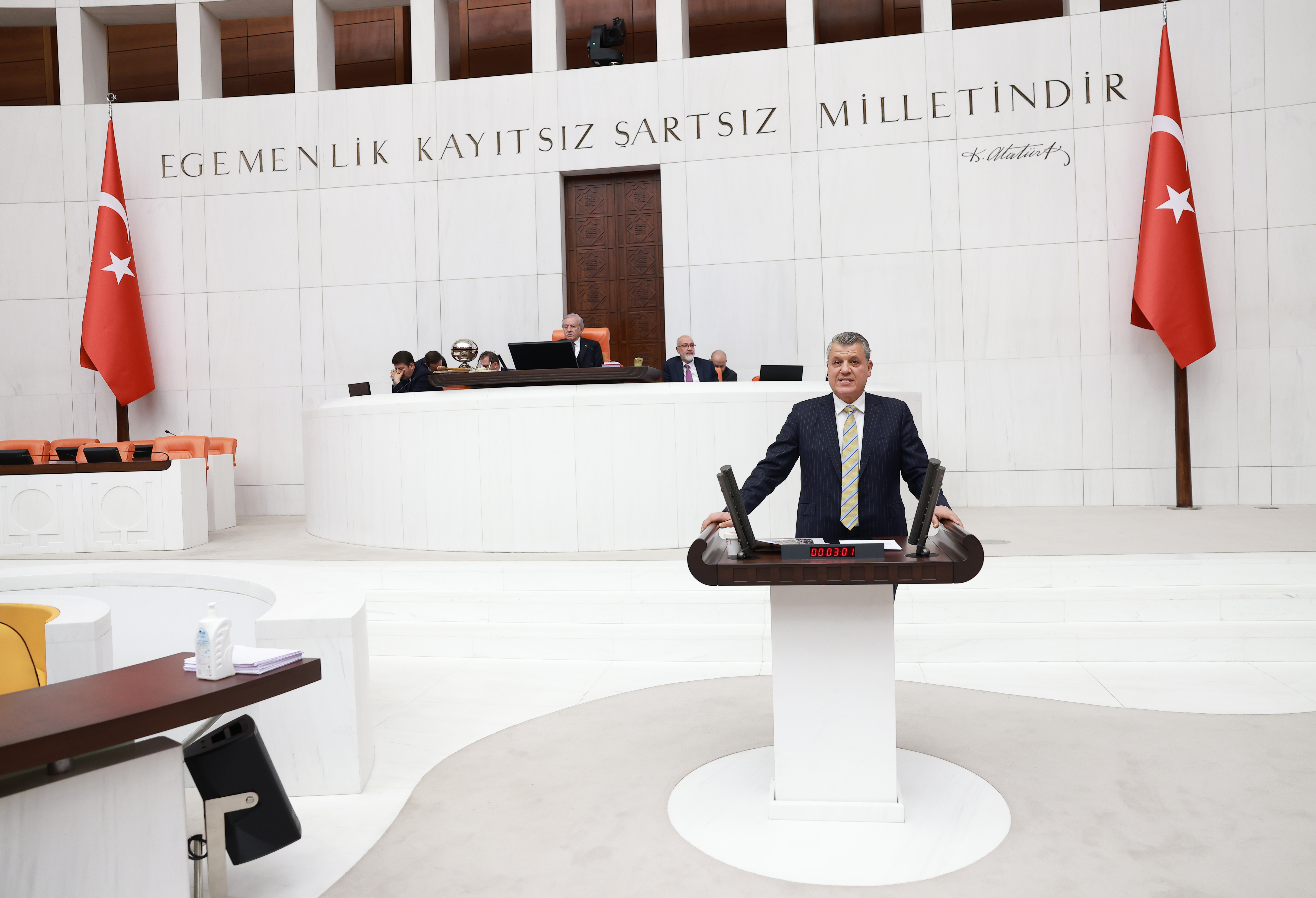 CHP Adana Milletvekili Barut: "En büyük bayramımız kutlu olsun"