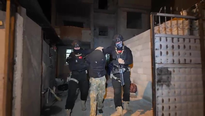 Adana'da DEAŞ operasyonu: Örgüte eleman kazandıran 6 şüpheli yakalandı!