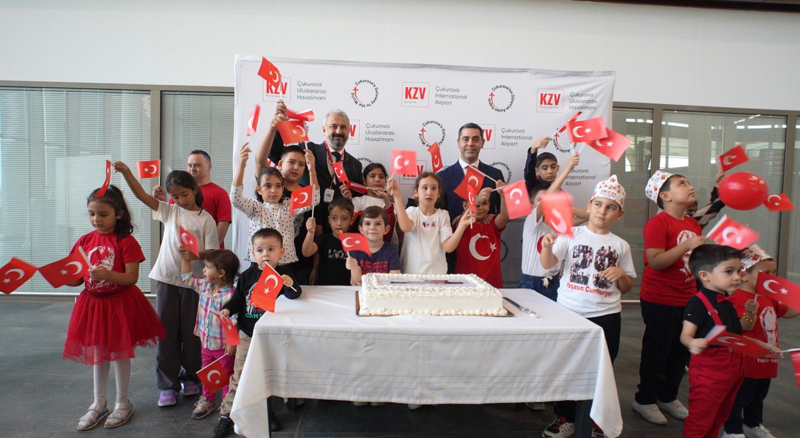 Çukurova Havalimanı’nda Cumhuriyet Bayramı kutlandı
