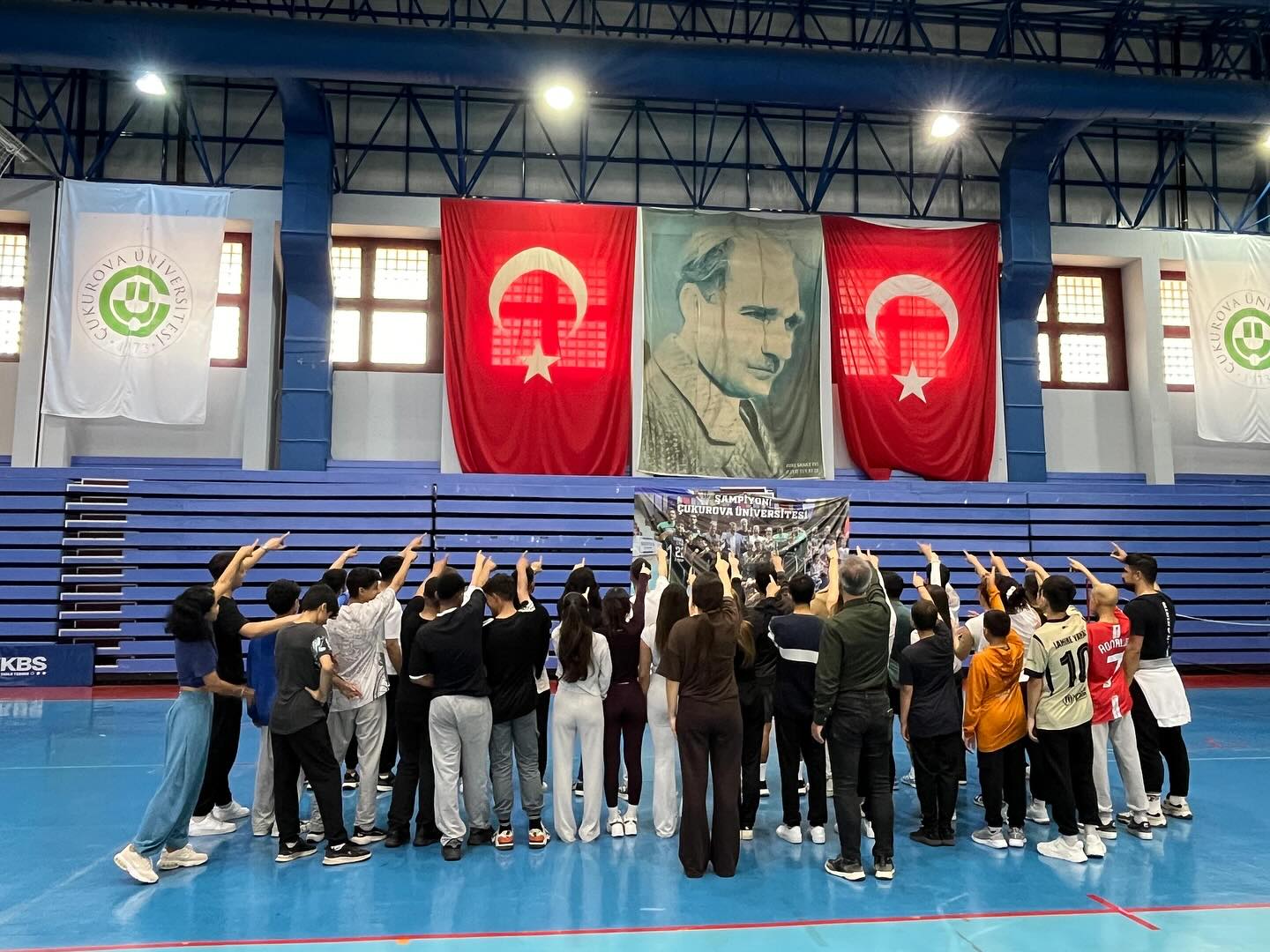 Üniversite öğrencilerinden, çocuklara eğitsel oyun desteği