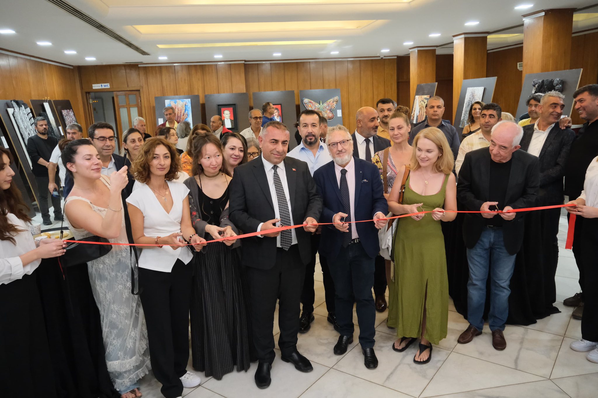 'Özgürlük Yolu' temalı mozaik eserler, sergilenmeye başladı