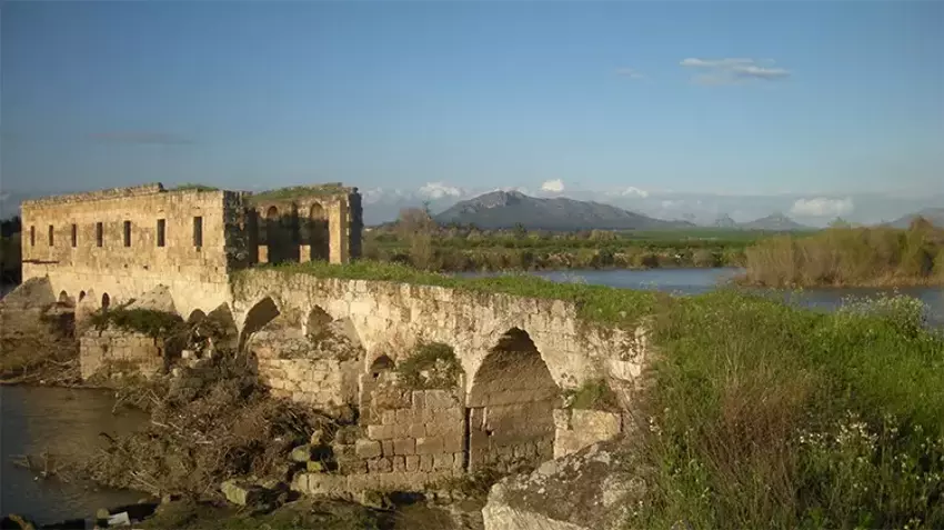 Ceyhan kıyısındaki Roma mirası, kurtarılacağı günü bekliyor
