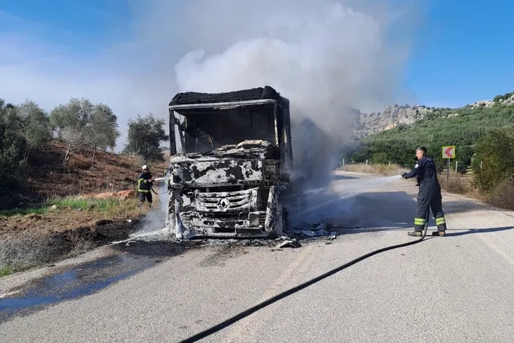 Adana'da tırda çıkan yangın söndürüldü