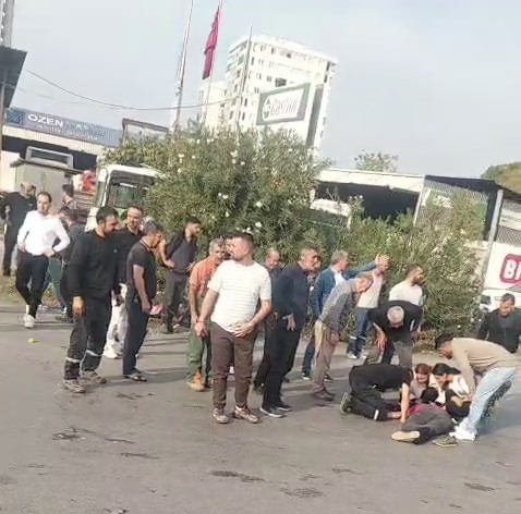 Motosiklet ile otomobil çarpıştı: 1 kişi ağır yaralandı