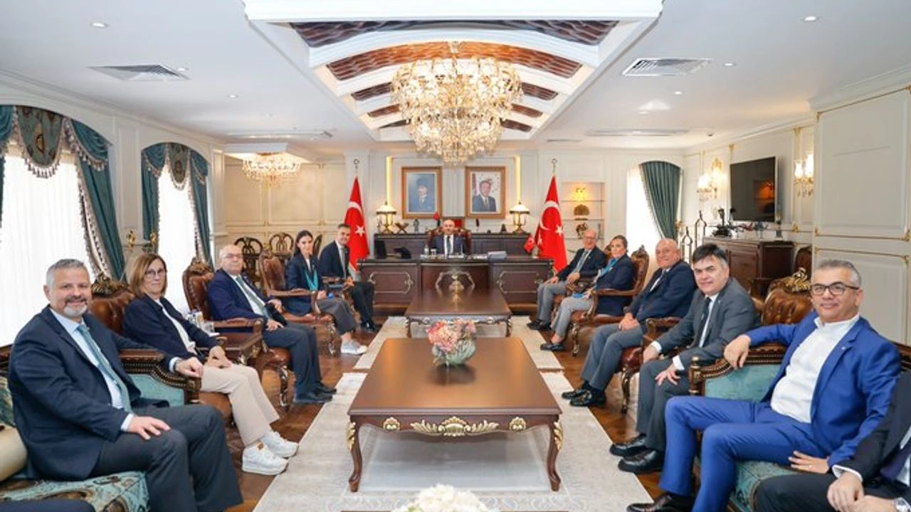 Vali Köşger, "Seyhan Rotary Kulübü Heyeti"ni makamında ağırladı