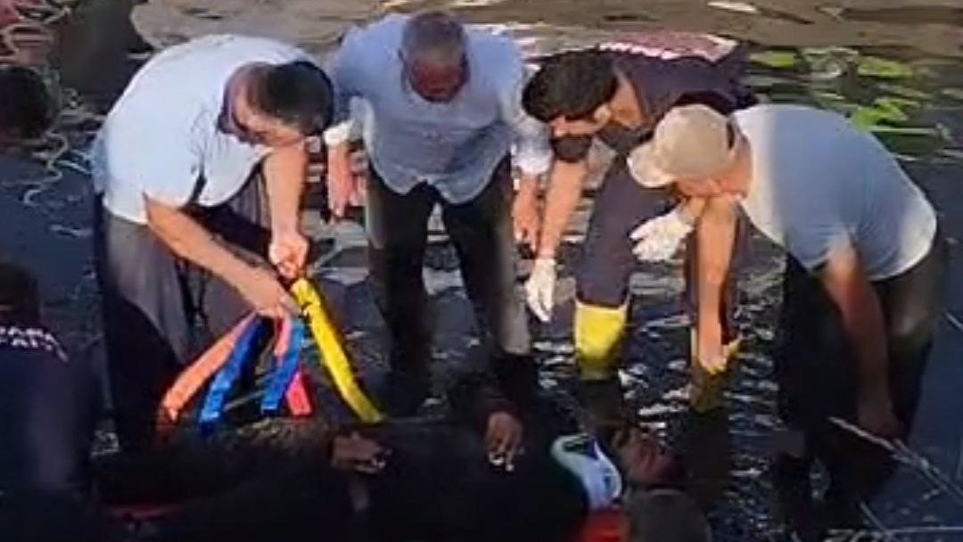 Motosiklet sulama kanalına düştü: 2 kişi yaralandı