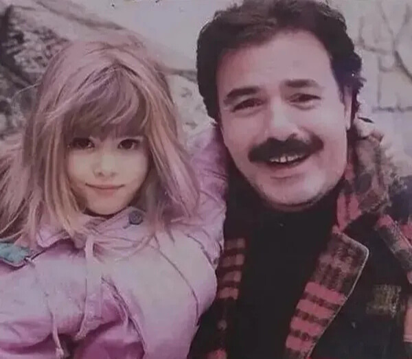 Tuğçe Tayfur’dan duygusal paylaşım: “Annemle babamın gençliğini görünce zaman durdu”