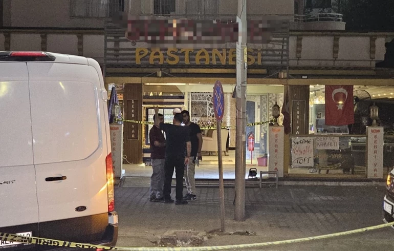 Pimi çekilmemiş el bombası atılan pastaneye yeniden saldırı yapıldı