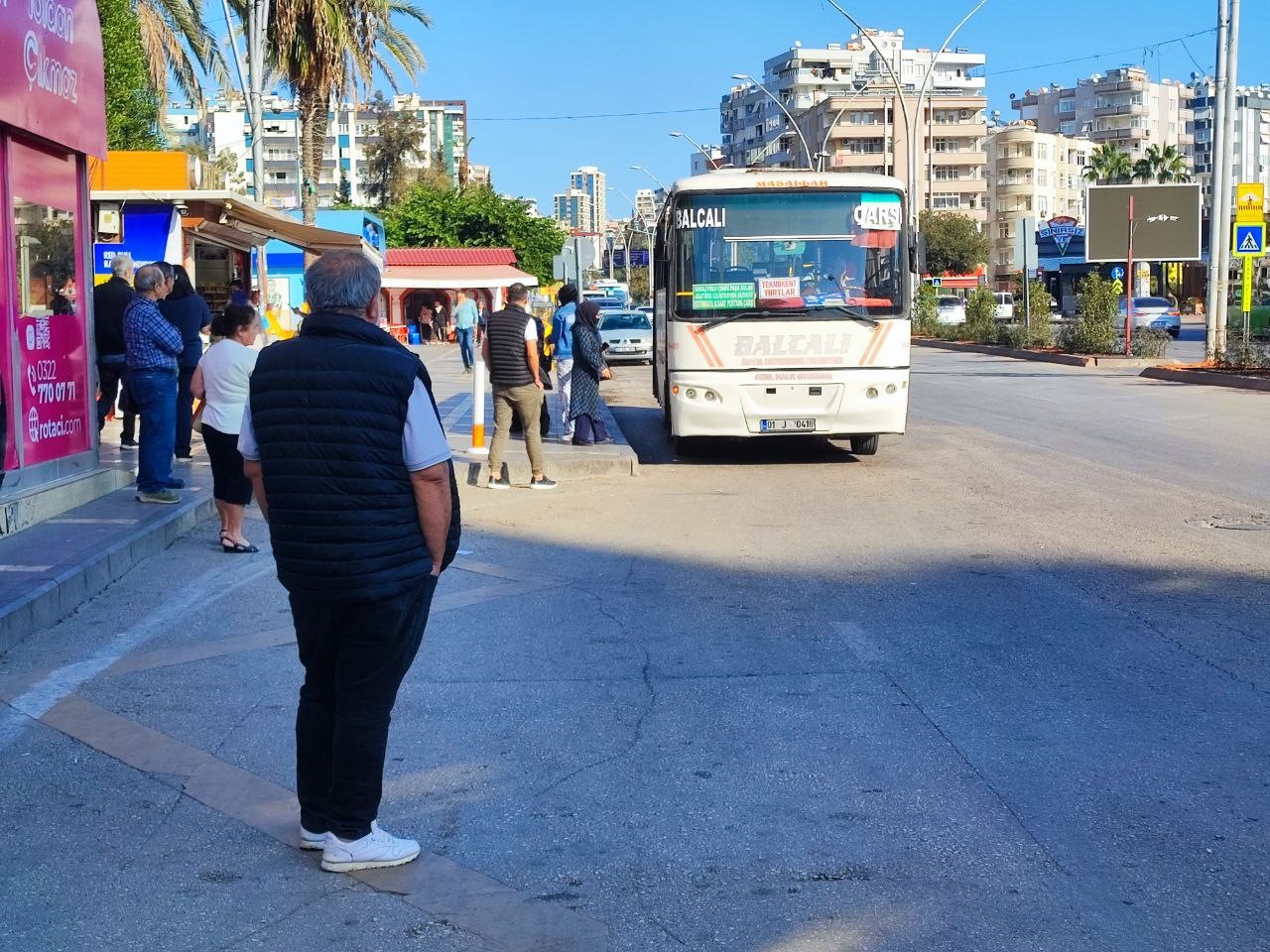 Adana'da toplu taşıma zammı tepki çekiyor