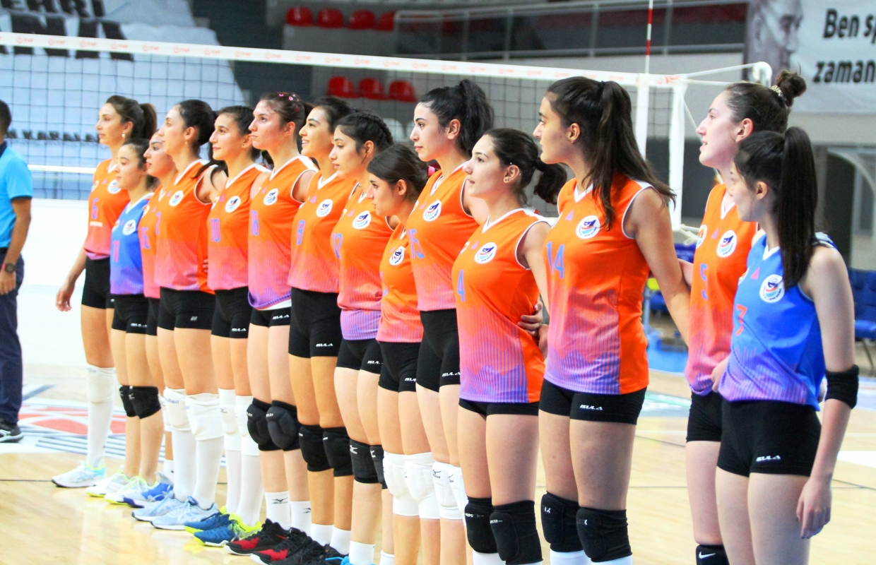 Adana Büyükşehir Kadın Voleybol Takımı, Tarsus Amerikan Koleji ile karşılaşıyor