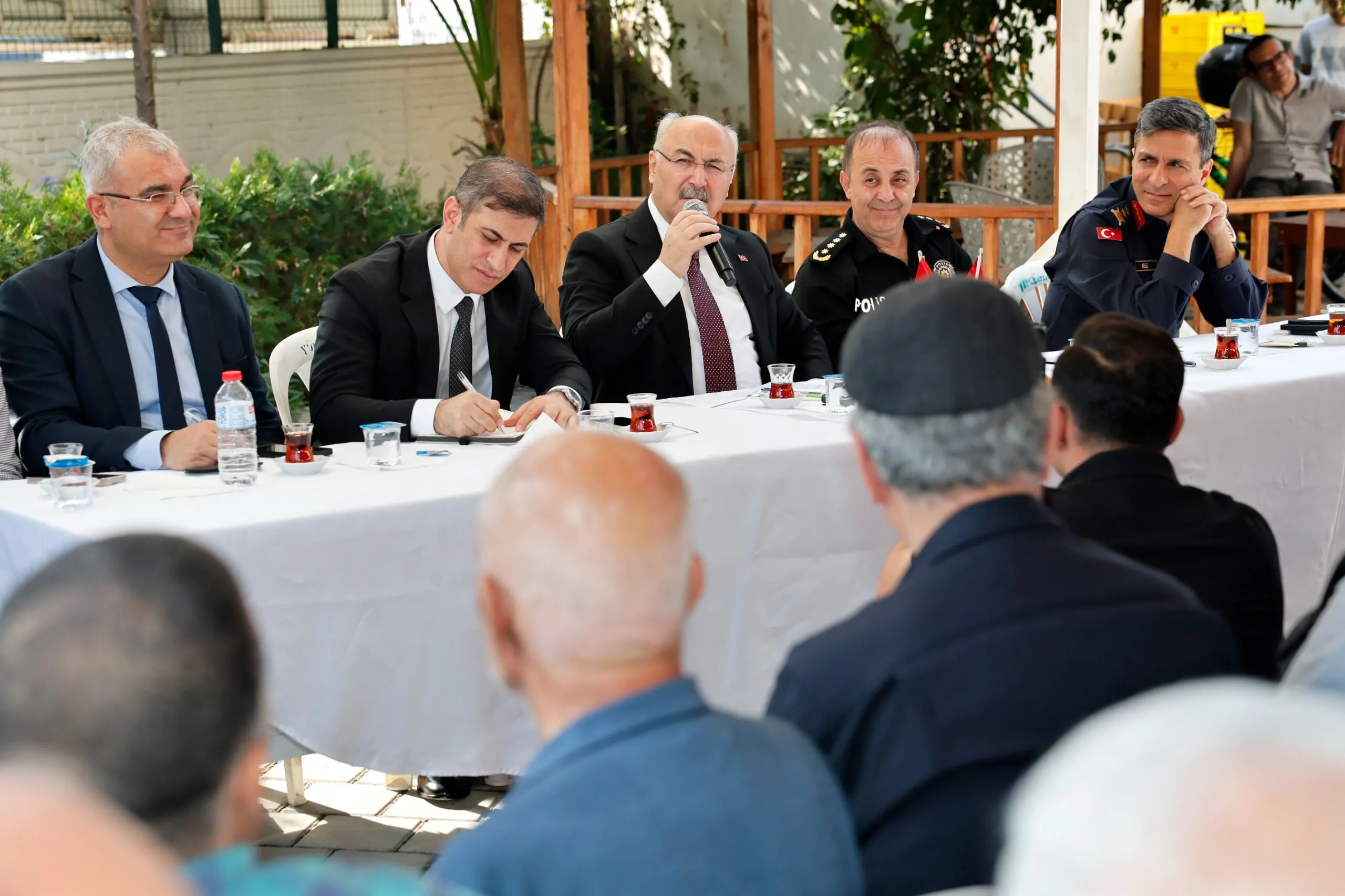 Vali Köşger, Yüreğir’de vatandaşlarla buluştu