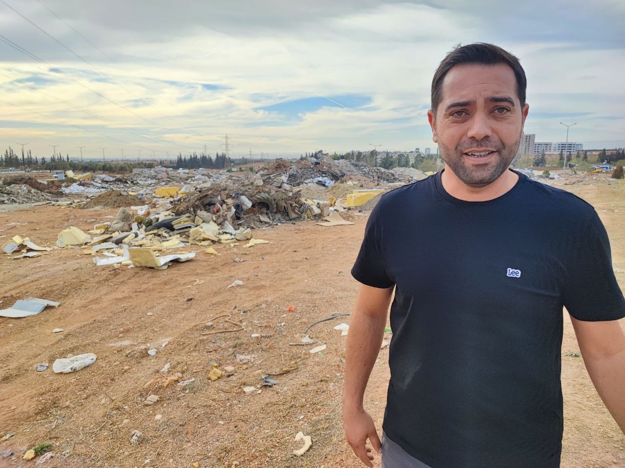 Boş arazi çöplüğe çevrildi: Atık yakılarak hem çevre hem hava kirleniyor