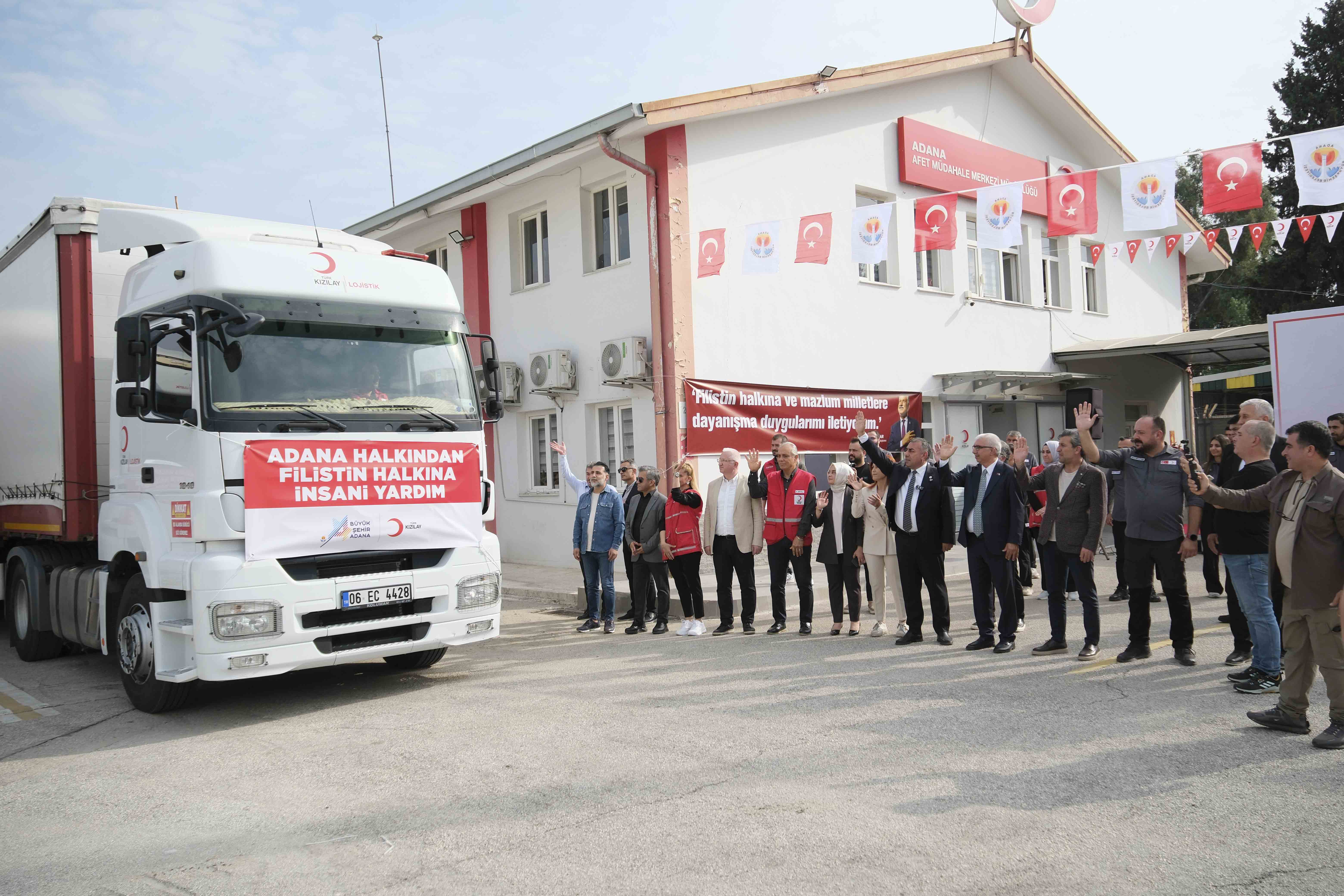 Zeydan Karalar istedi,Adana’dan Gazze’ye insani yardım gitti