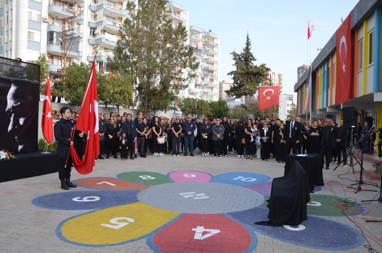 Final Okulları Ata’sını andı