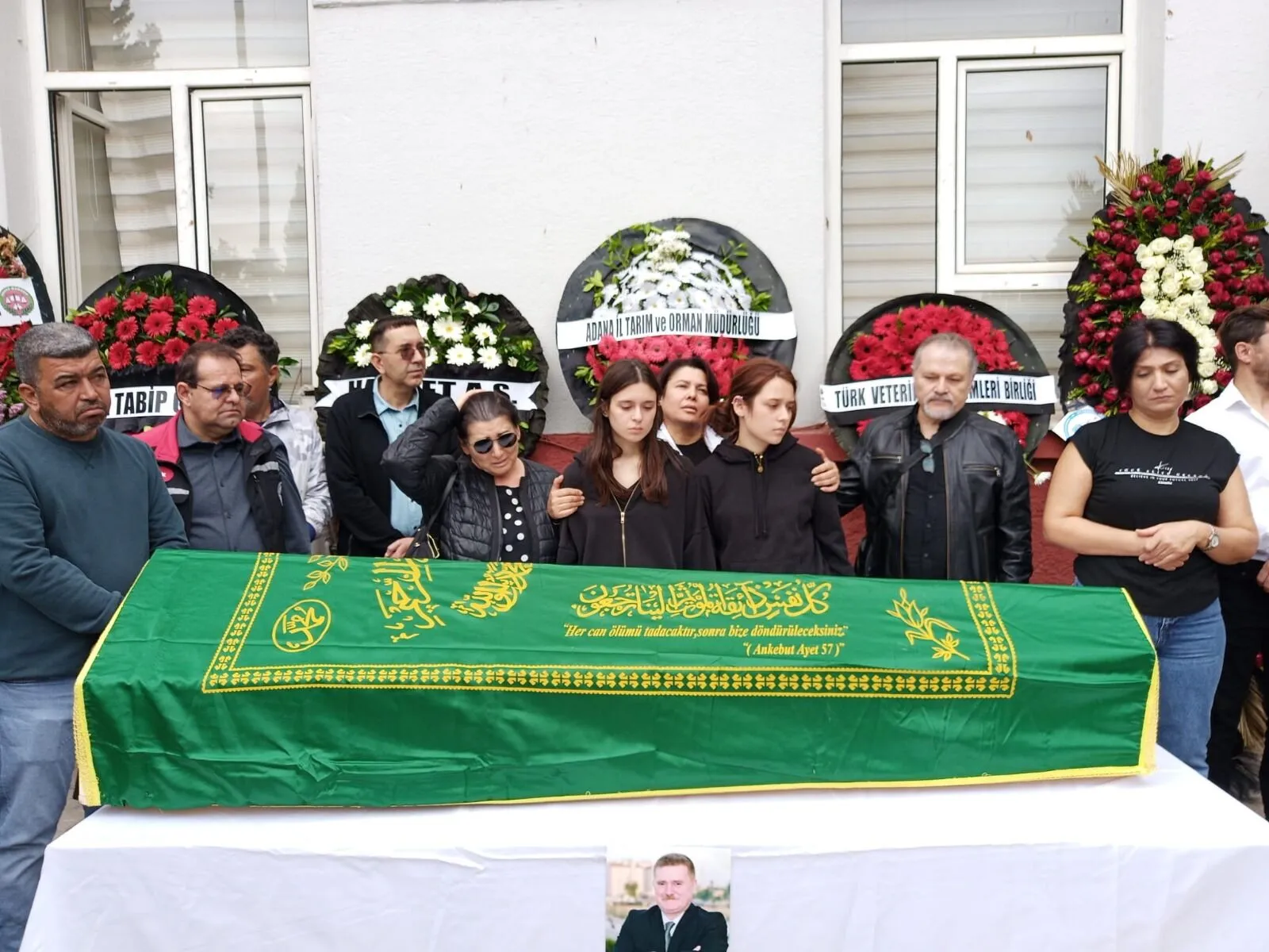 Adana'nın Nihat Ağabeyi son yolculuğuna uğurlandı