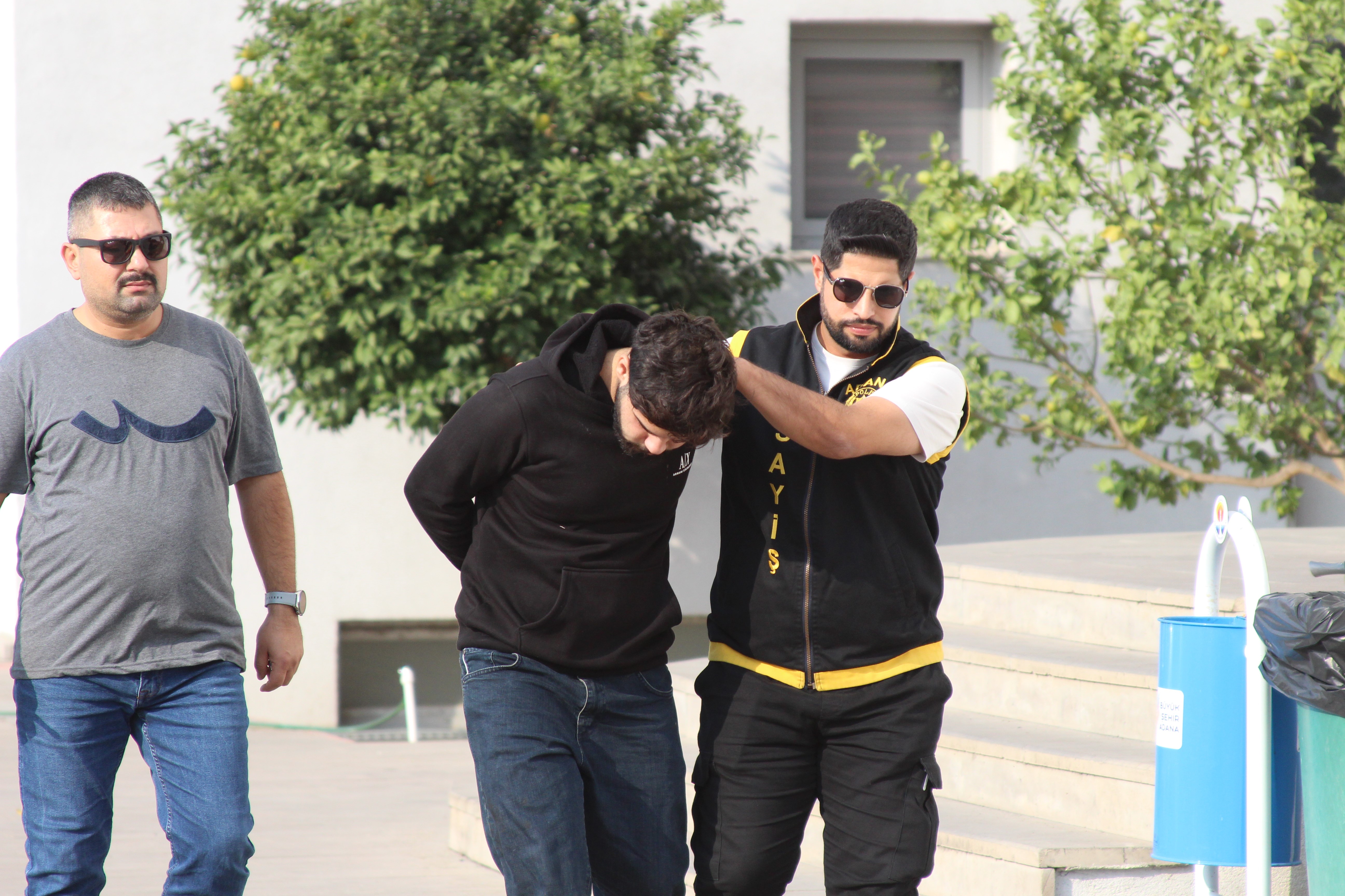 Parkta bıçaklandı, intikamını ertesi gün silahla aldı