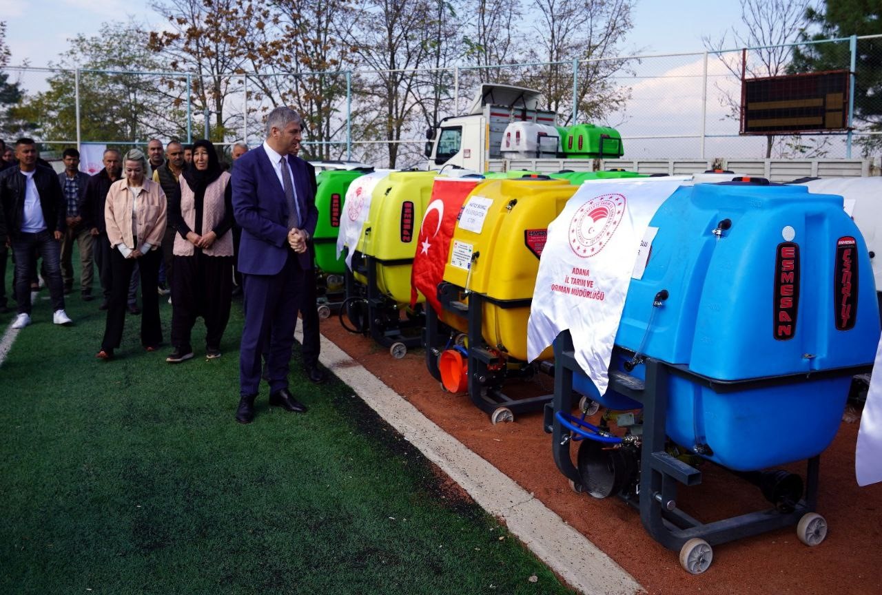 Aladağ’da üreticilere "yüzde 70" hibe ile ilaçlama makinesi dağıtıldı