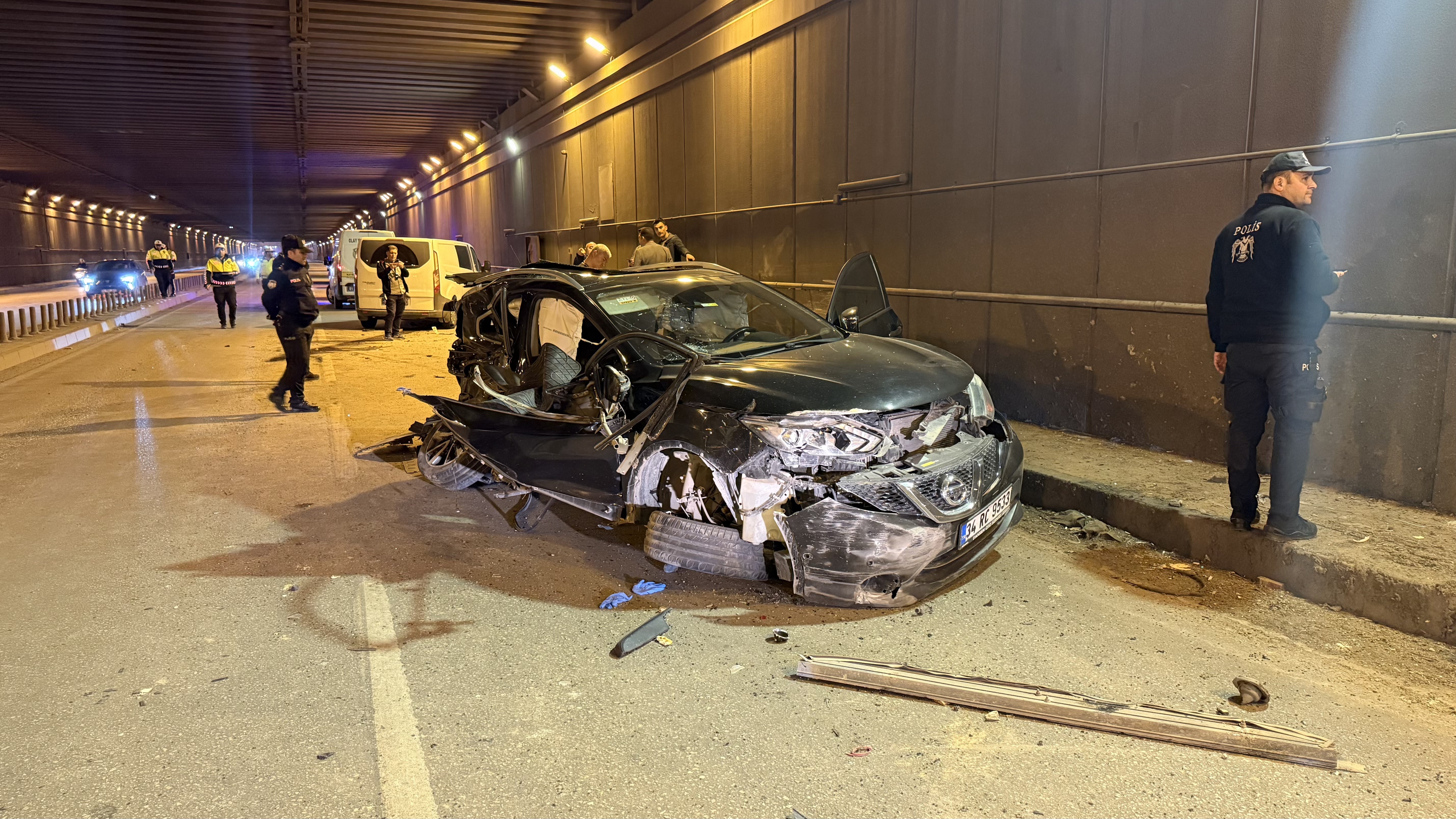 Kontrolden çıkan cip, hafif ticari araçla çarpıştı: 2 ölü, 1 yaralı